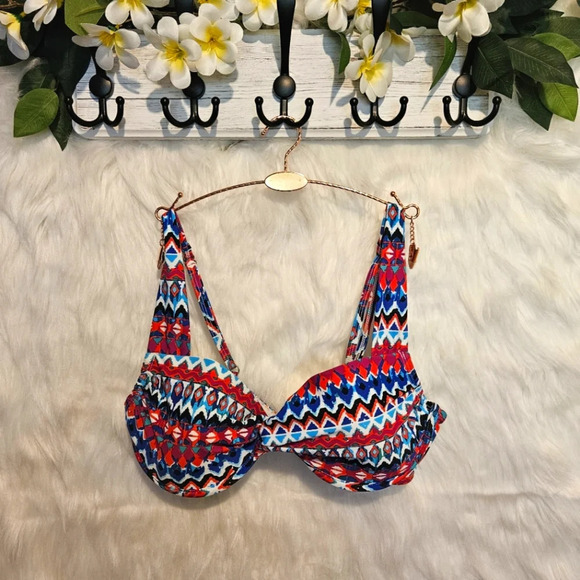 George Geometric Twist Front Padded Underwire Bikini Top - Picture 2 of 4